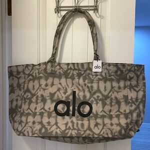 Alo Yoga Tote